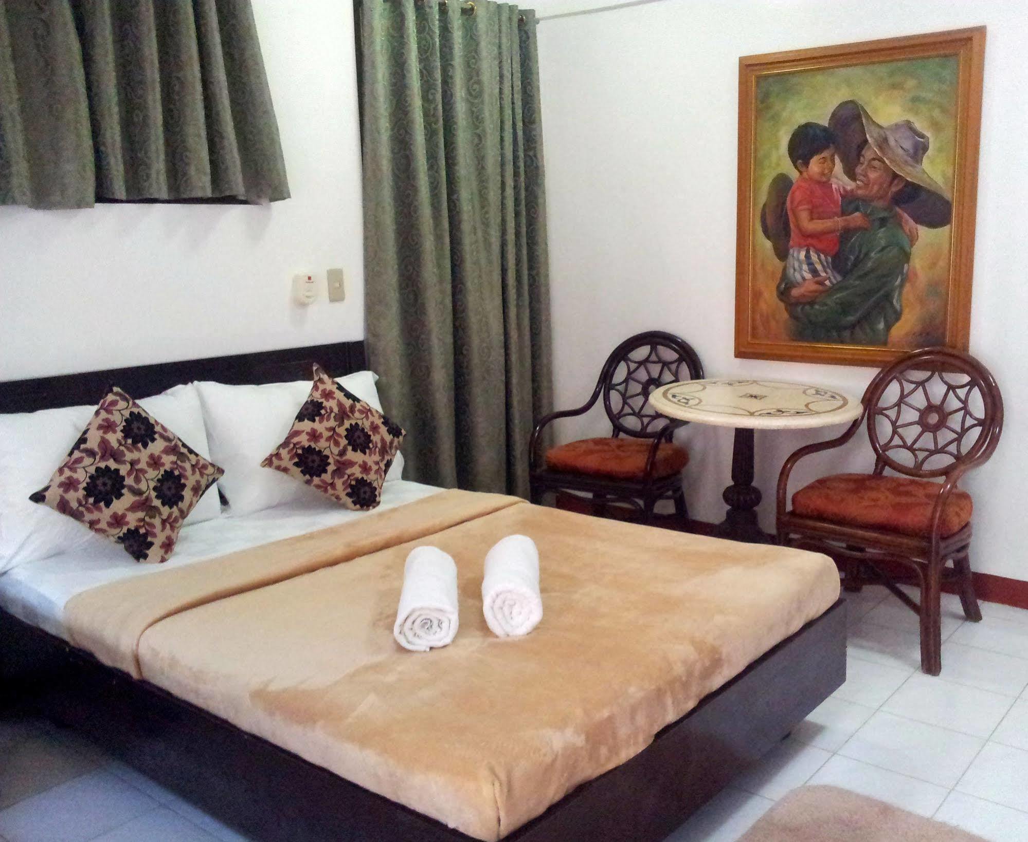 Deparis Beach Resort Balabag  ภายนอก รูปภาพ