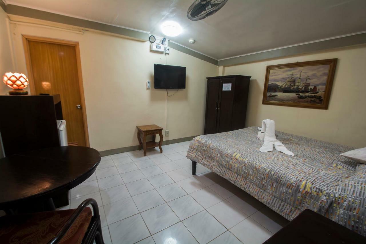 Deparis Beach Resort Balabag  ภายนอก รูปภาพ