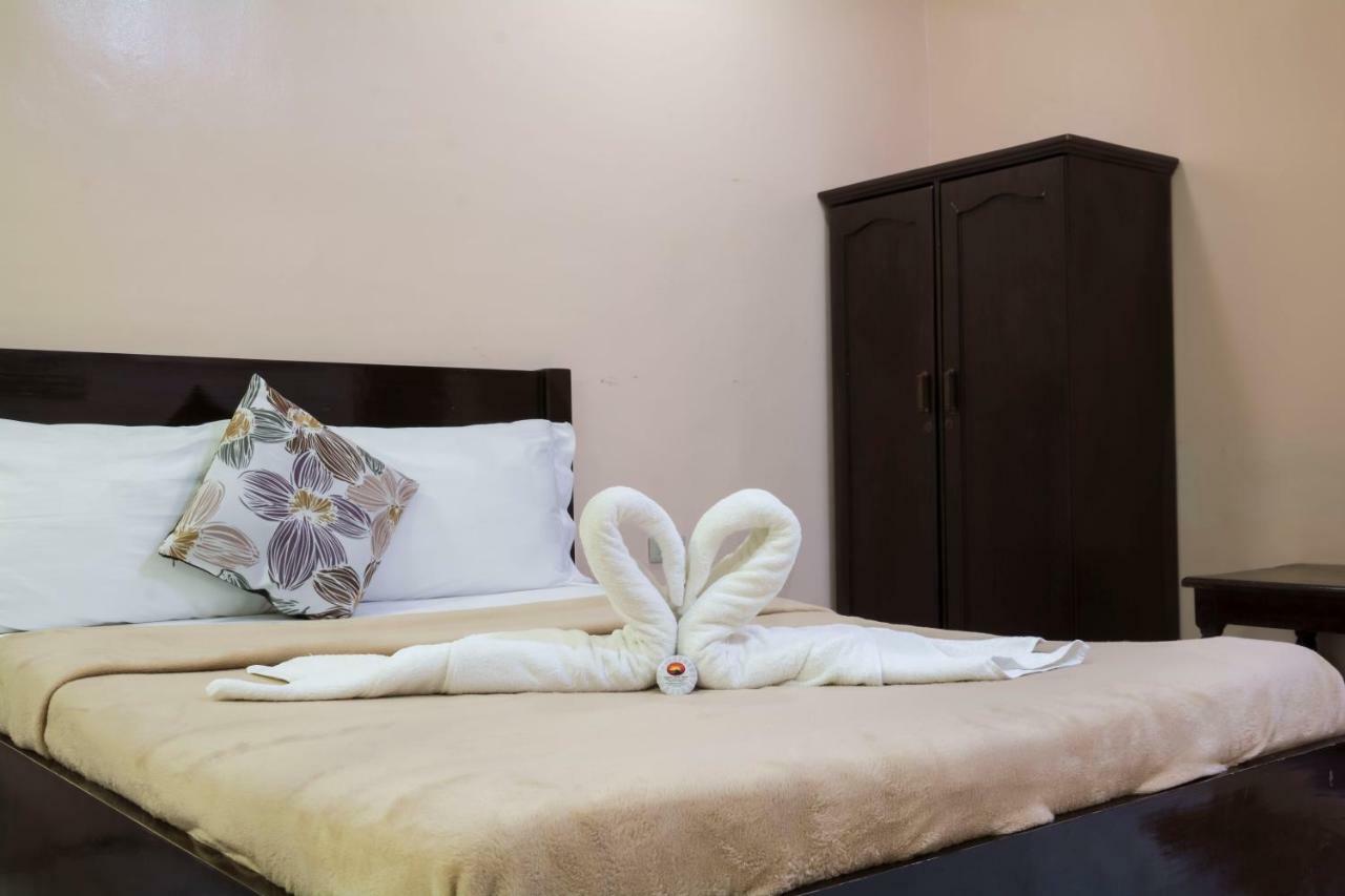Deparis Beach Resort Balabag  ภายนอก รูปภาพ