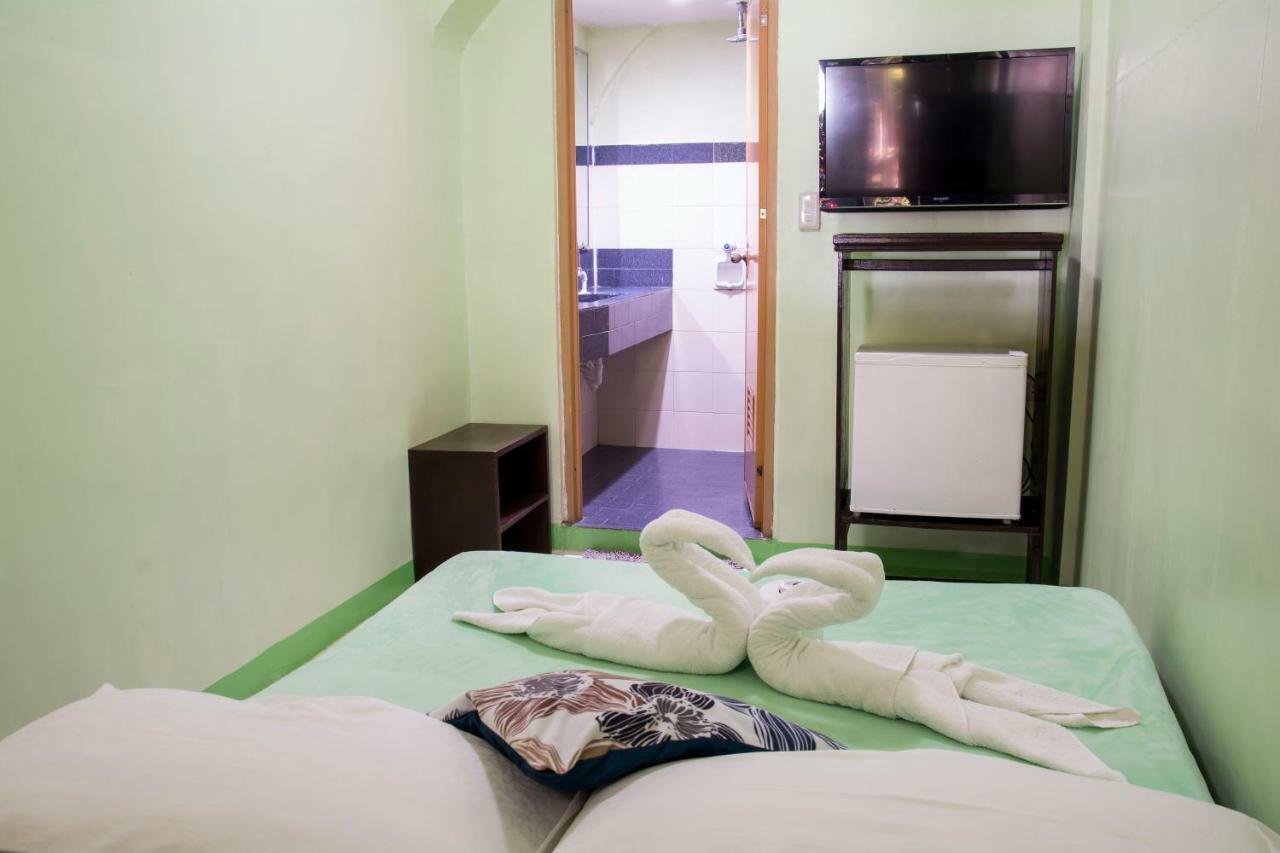 Deparis Beach Resort Balabag  ภายนอก รูปภาพ