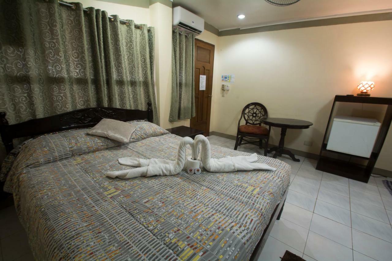 Deparis Beach Resort Balabag  ภายนอก รูปภาพ