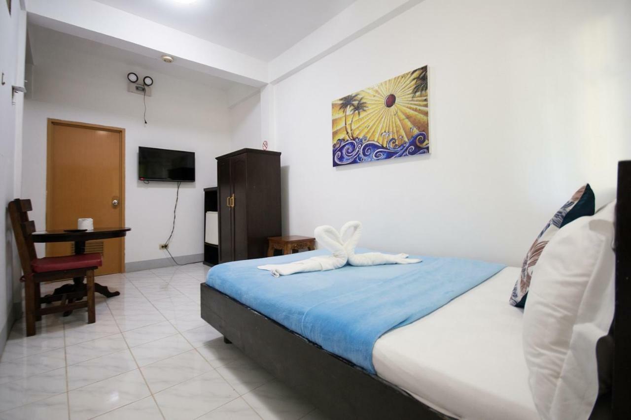 Deparis Beach Resort Balabag  ภายนอก รูปภาพ