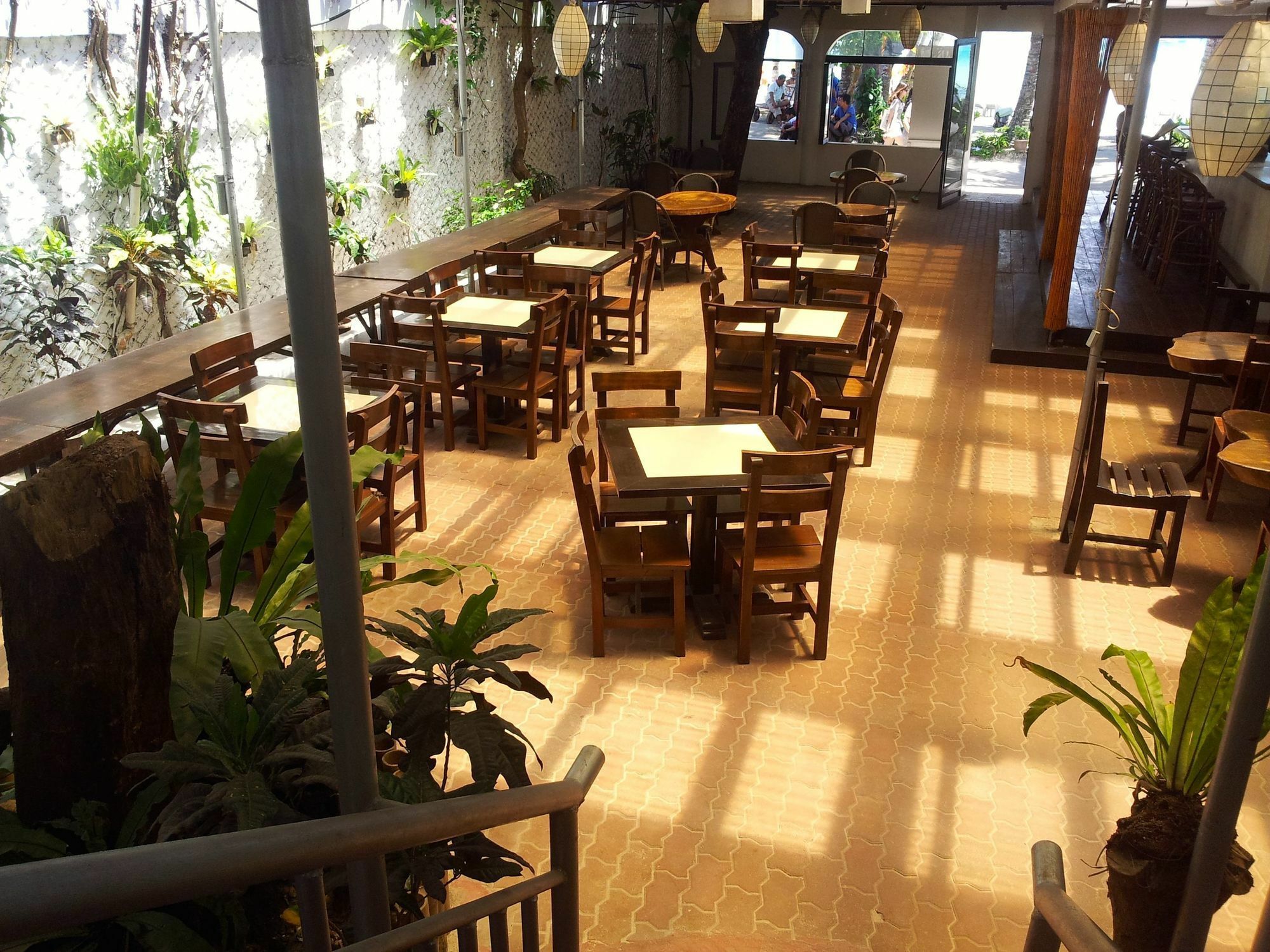 Deparis Beach Resort Balabag  ภายนอก รูปภาพ