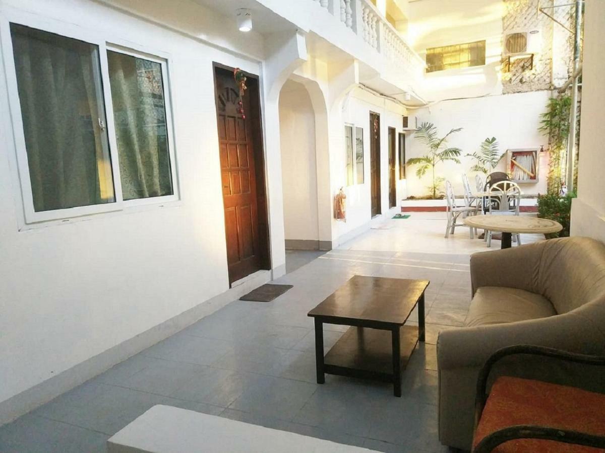 Deparis Beach Resort Balabag  ภายนอก รูปภาพ