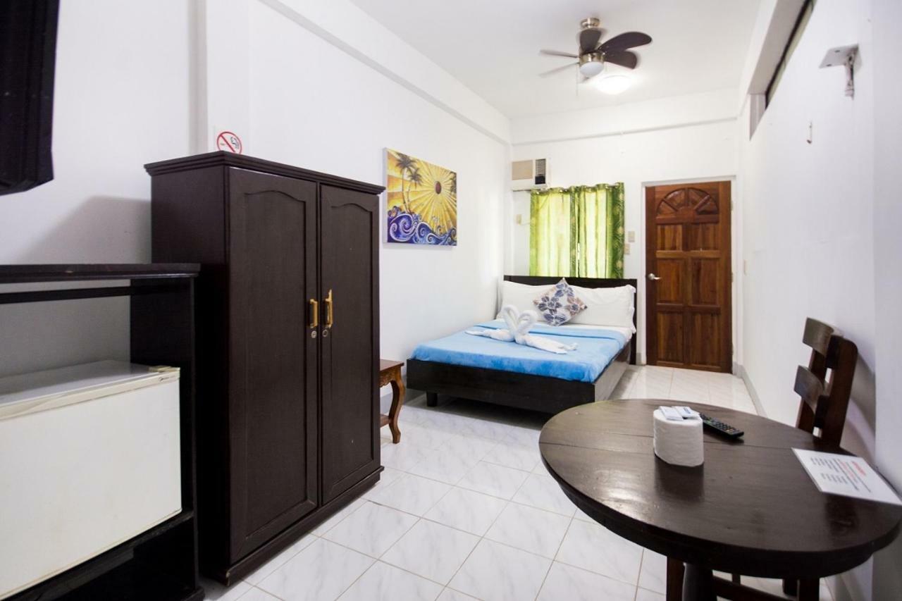 Deparis Beach Resort Balabag  ภายนอก รูปภาพ