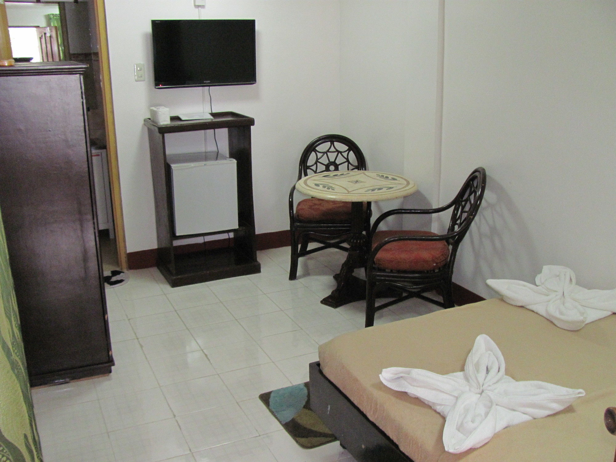 Deparis Beach Resort Balabag  ภายนอก รูปภาพ